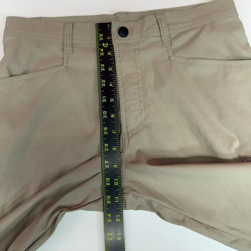 Wrangler Pants Mens 30x32 Beige Khakis Stretch Nylon Spandex Pockets Zip Outdoor